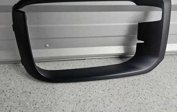 Porsche Cayenne (9Y0 9Y3) Front bumper lower grill