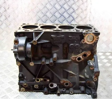 Volkswagen Golf VII Engine block 04L023A