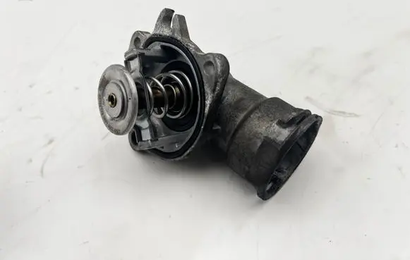 Mercedes-Benz E W212 Thermostat/thermostat housing 