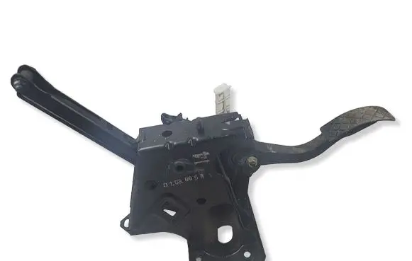 Volkswagen Golf IV Accelerator throttle pedal 1J1721511C