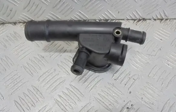Seat Ibiza III (6L) Engine coolant pipe/hose 038121132D