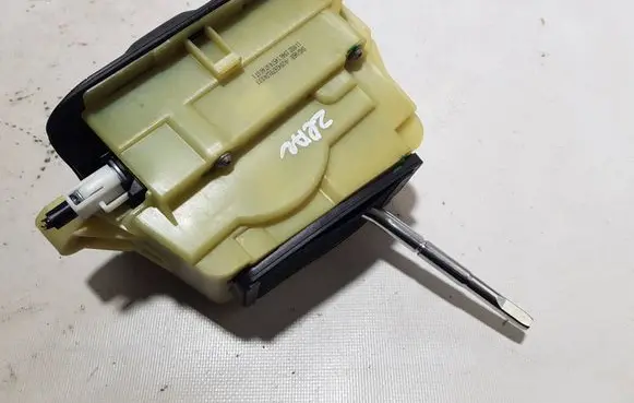 Mercedes-Benz C W204 Gear shifter/selector A2042678124DRRR A2042678124