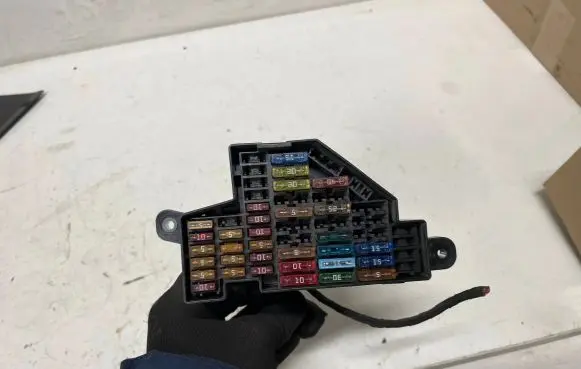 Volkswagen PASSAT B6 Fuse module