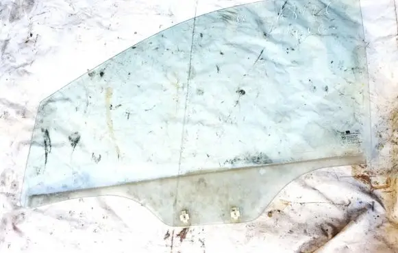 Hyundai Getz Front door window glass four-door
