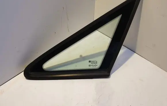 Opel Zafira A Front triangle window/glass 13121356