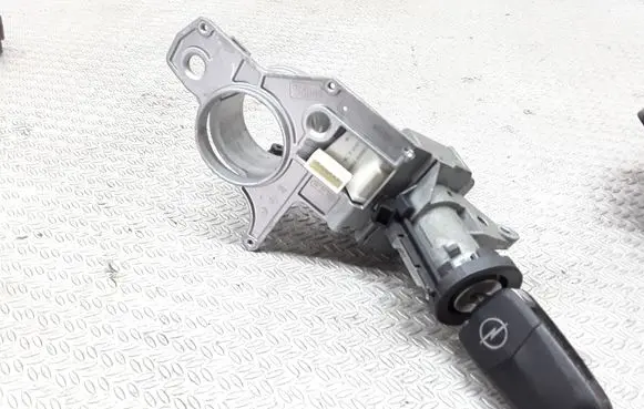 Opel Astra H Ignition lock