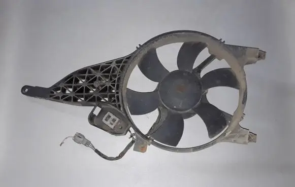 Nissan Navara Radiator cooling fan shroud 92120EB400