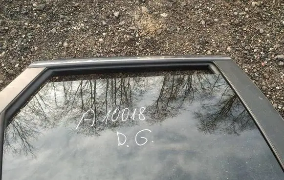 Mazda CX-7 Rear door window glass
