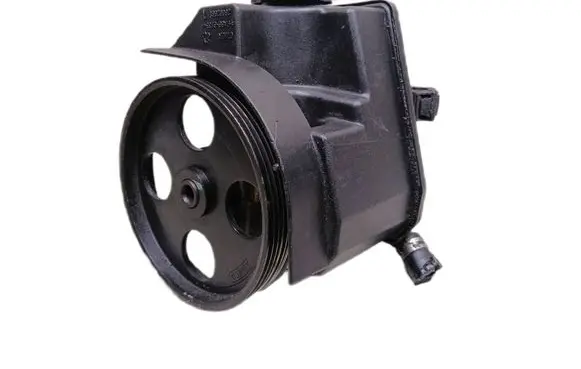 Peugeot 206 Power steering pump 9631411580