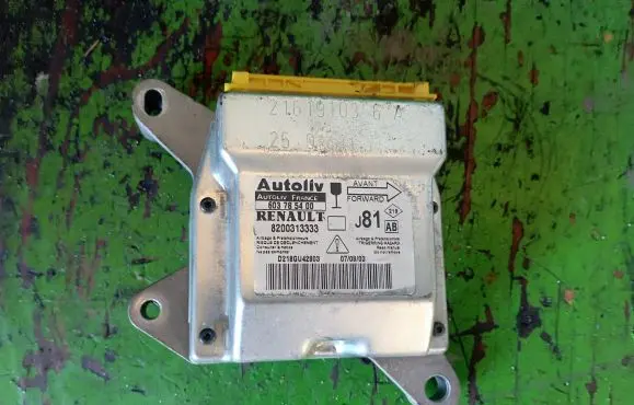 Renault Espace - Grand espace IV Airbag control unit/module 8200313333