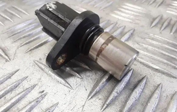 Toyota Avensis Verso Camshaft position sensor 9091905026 0296000660