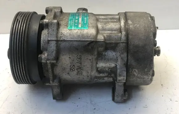 Volkswagen Caddy Air conditioning (A/C) compressor (pump) 7H0820803D 4674704724