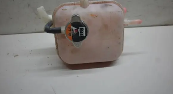 Coolant expansion tank/reservoir