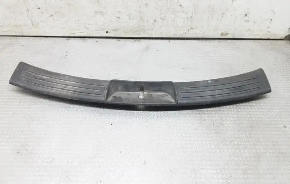 Chrysler Pacifica Trunk/boot sill cover protection 1BG82TRMAA