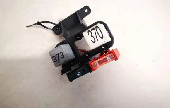Volkswagen PASSAT B5.5 Fuse box set 4b1937503