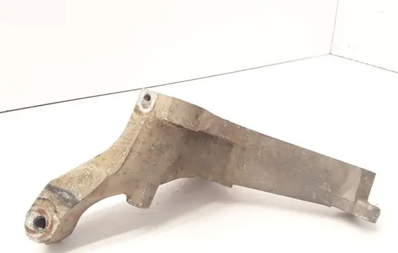 Honda Legend III KA9 Engine mounting bracket
