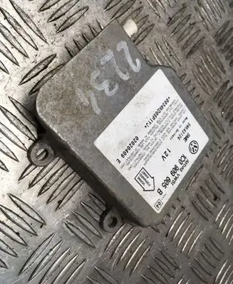 Volkswagen PASSAT B5.5 Airbag control unit/module 1C0909605B 5WK43124 02020409E