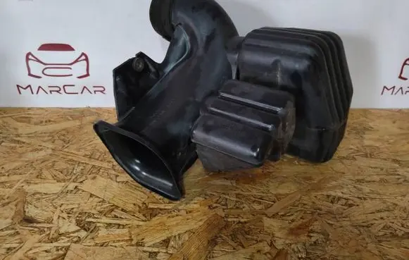 Chrysler 300 - 300C Intake resonator 04591870AB