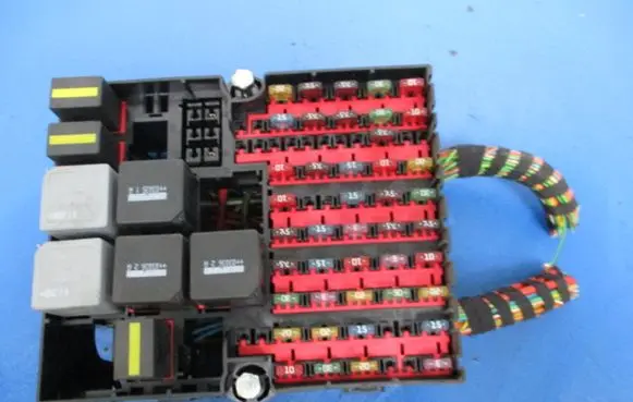 Ford Fusion Fuse box set 2N1T-14401-KJ