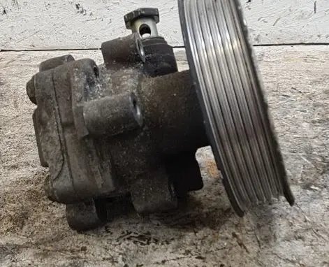 Volkswagen Golf IV Power steering pump