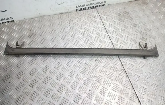 Audi 100 200 5000 C3 Rain gutter 677653644 677653643