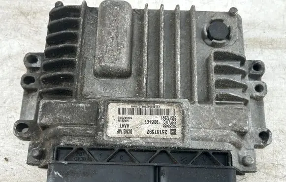 Chevrolet Captiva Engine control unit/module 25187592 96951477 28338455