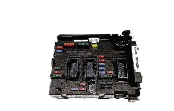 Peugeot 206+ Fuse module 9650663880