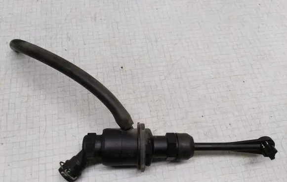 Renault Megane II Clutch master cylinder 8200151784