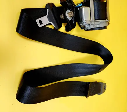Rear seatbelt