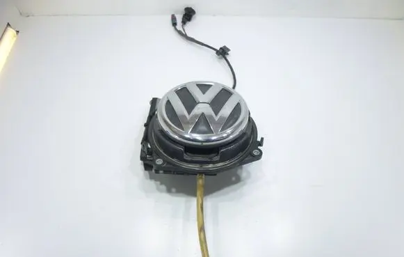 Volkswagen PASSAT B7 Tailgate handle with camera 3AE827469N