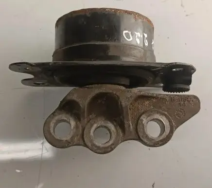 Opel Antara Engine mount bracket H61754A