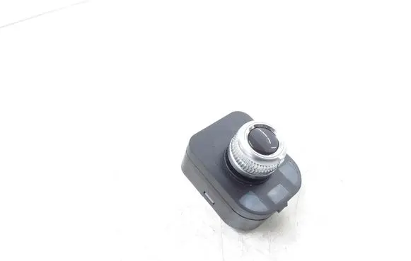 Wing mirror switch