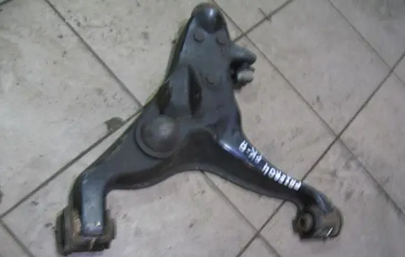 Mitsubishi Pajero Sport I Front lower control arm/wishbone