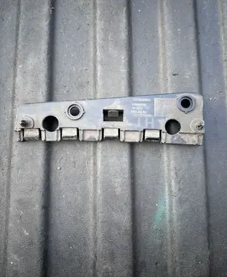 Volvo V60 Fender mounting bracket 31448916 AEDD5