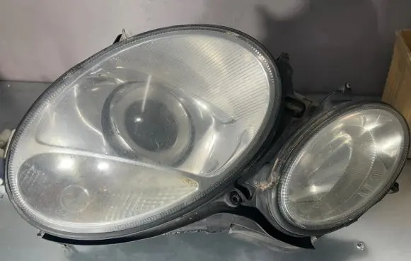 Mercedes-Benz E W211 Headlight/headlamp 15435901
