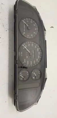 Mazda 323 F Speedometer (instrument cluster) 719070
