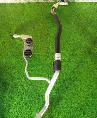 BMW M6 Air conditioning (A/C) pipe/hose 6982871