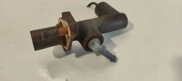 Mazda MX-3 Clutch master cylinder