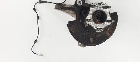 Suzuki Kizashi Front wheel hub spindle knuckle 