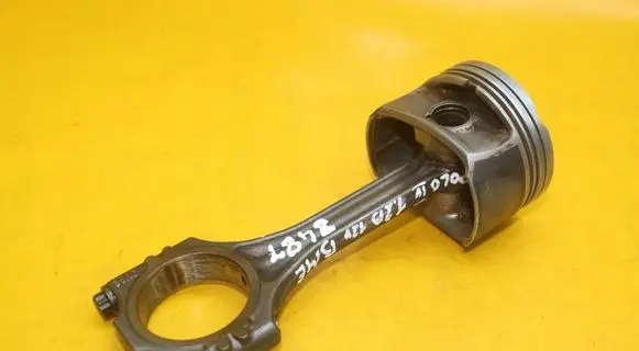 Volkswagen Polo IV 9N3 Piston with connecting rod 36AC