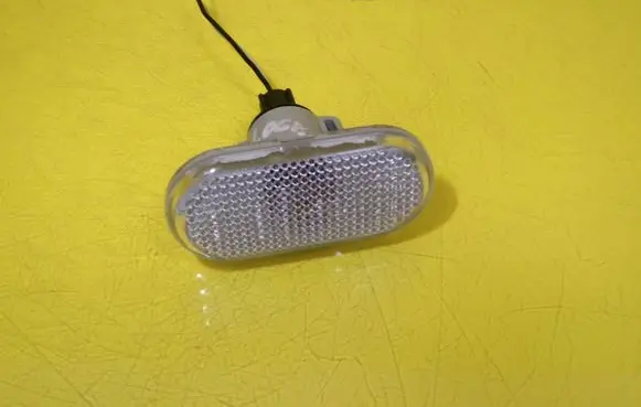 Dacia Logan I Front fender indicator light 8200257684