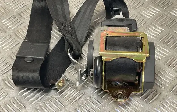 Audi A3 S3 8L Front seatbelt 560571801