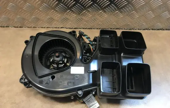 Mercedes-Benz R W251 Interior heater climate box assembly A2518300008