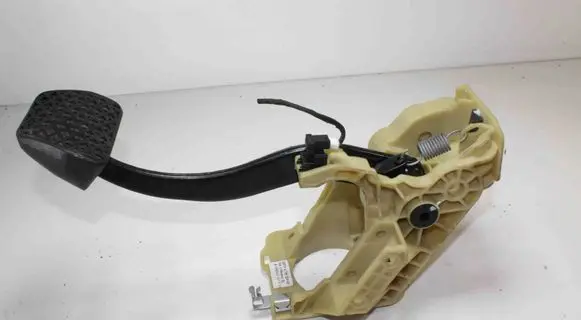 BMW 5 E60 E61 Brake pedal 6769224