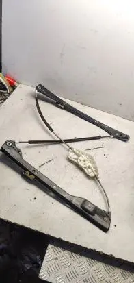 Volkswagen Golf Plus Front door electric window regulator 