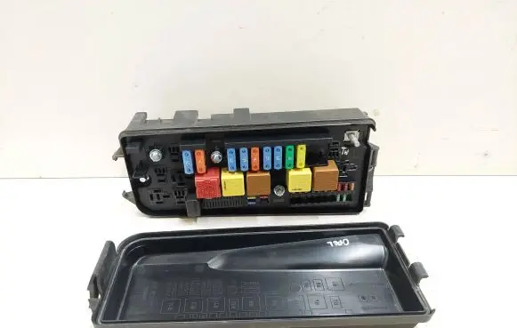 Opel Signum Fuse box set 13144711 460023260 519068019