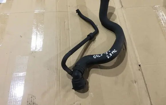Volkswagen Golf Plus Engine coolant pipe/hose 6Q0122291E