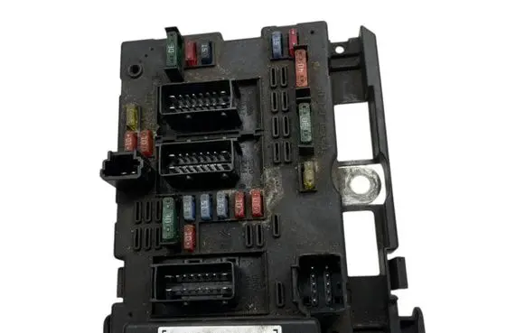 Peugeot 307 Fuse module 9650664080 BSMB3