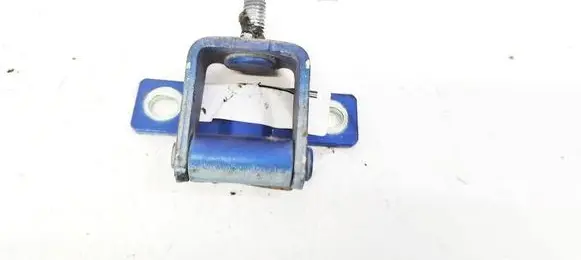 Mitsubishi Colt Tailgate/trunk/boot hinge