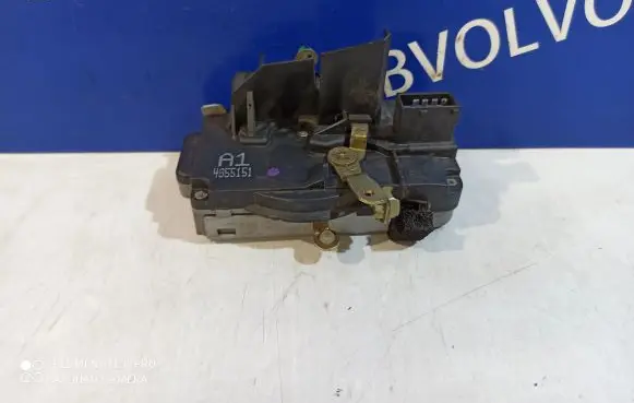 Saab 95 - 96 Coupe door lock (next to the handle) 4855151